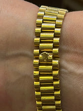 Load image into Gallery viewer, Rolex 18 ct Ladies Oyster Pepetual
